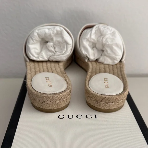 Gucci Women's White Espadrille Slides with Gold Logo - Picture 4 of 7